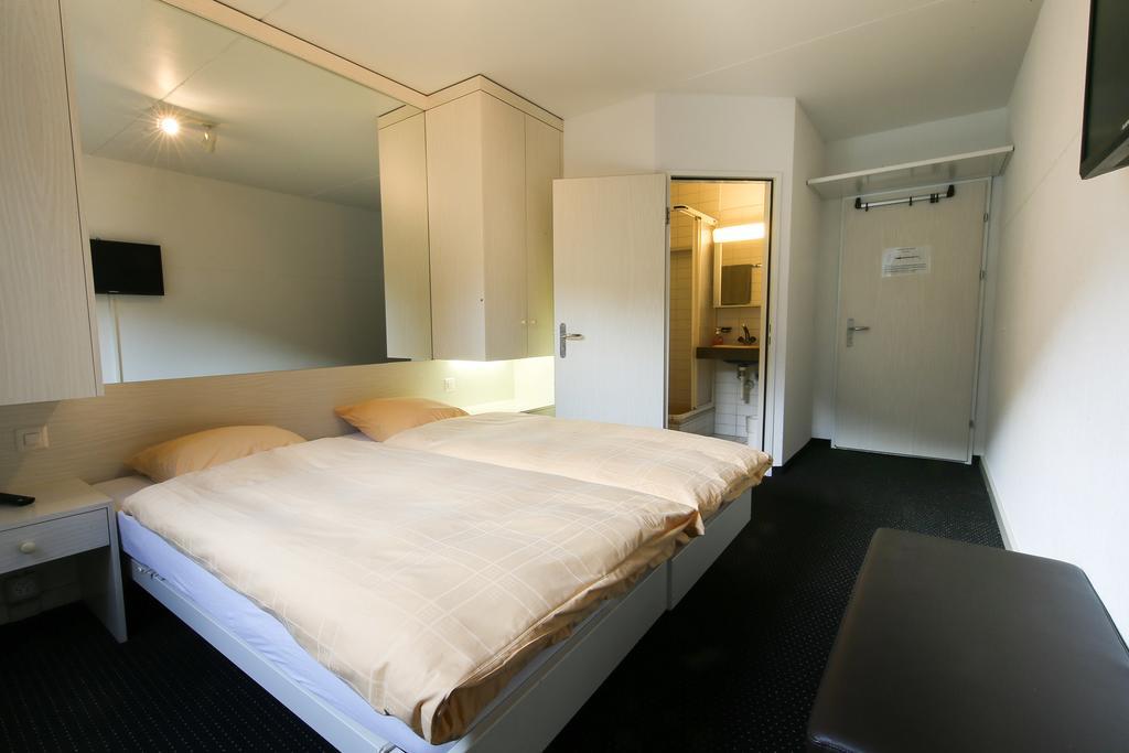 Hotel Grüsch Buitenkant foto