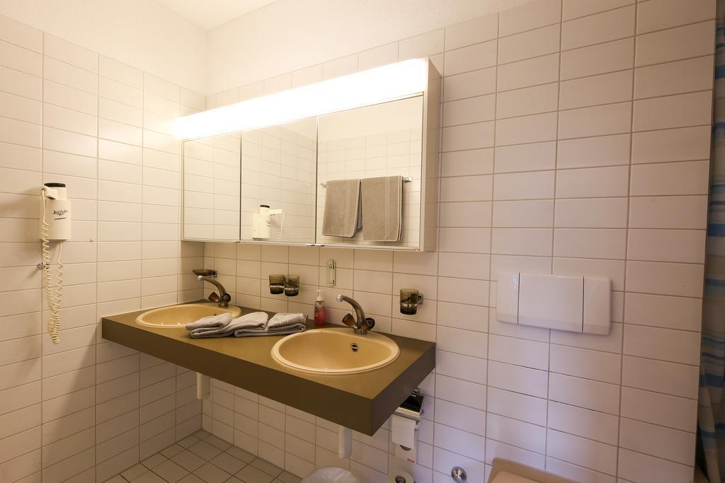 Hotel Grüsch Buitenkant foto