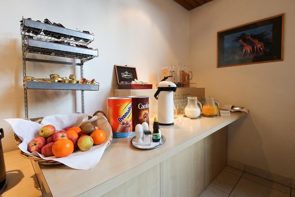 Hotel Grüsch Buitenkant foto