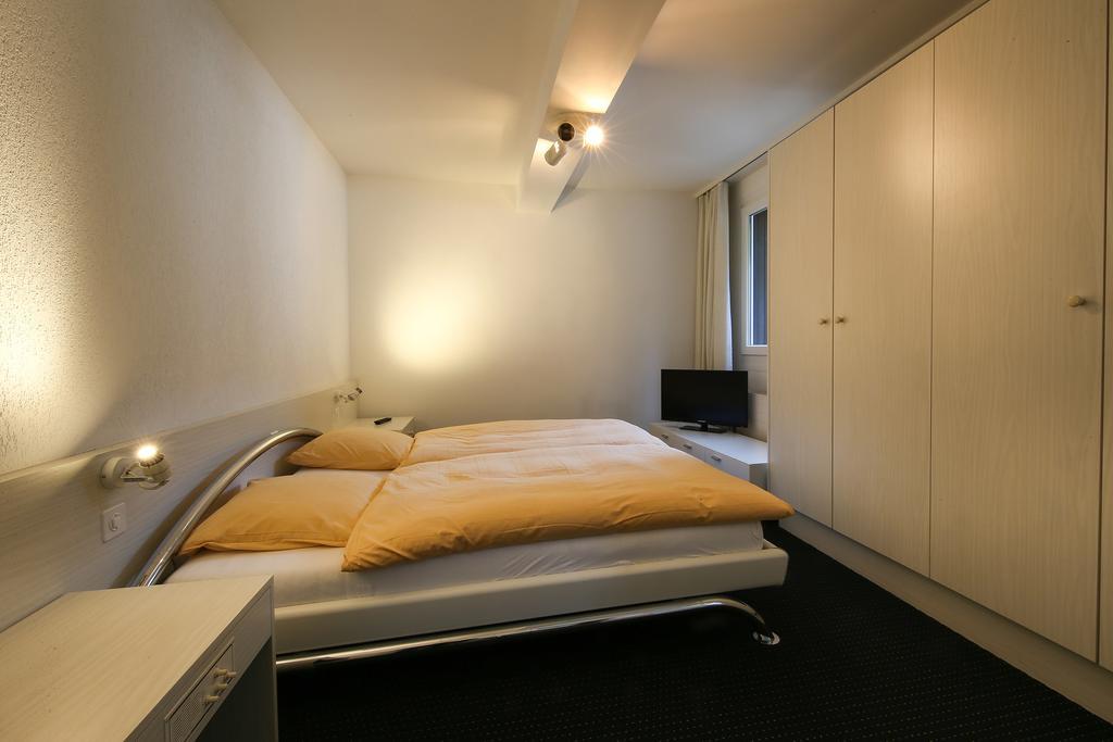Hotel Grüsch Buitenkant foto