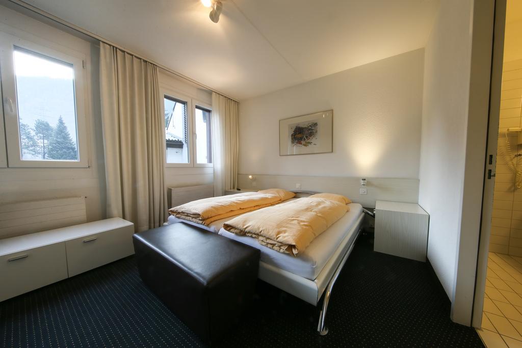 Hotel Grüsch Buitenkant foto
